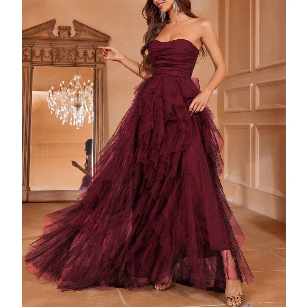 Luxe Tube Mesh Layered Flowy Party Formal Wedding Dress - Picture 3 of 14